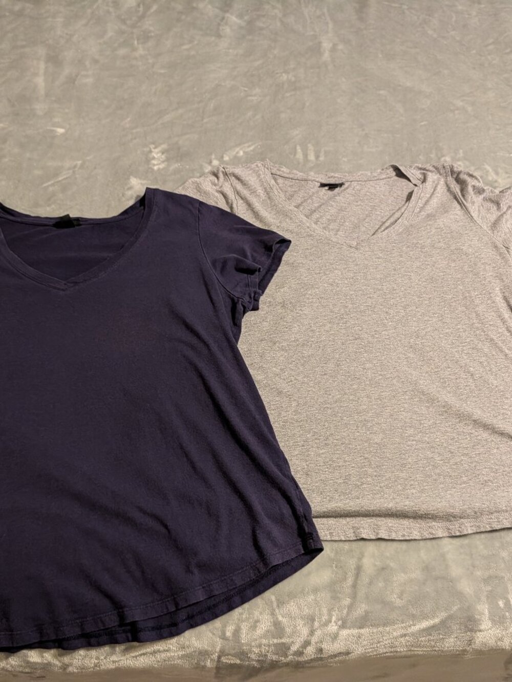 Set of 2 Torrid Girlfriend V Neck Short Sleeve Tees - Size 1 - Navy/Gray